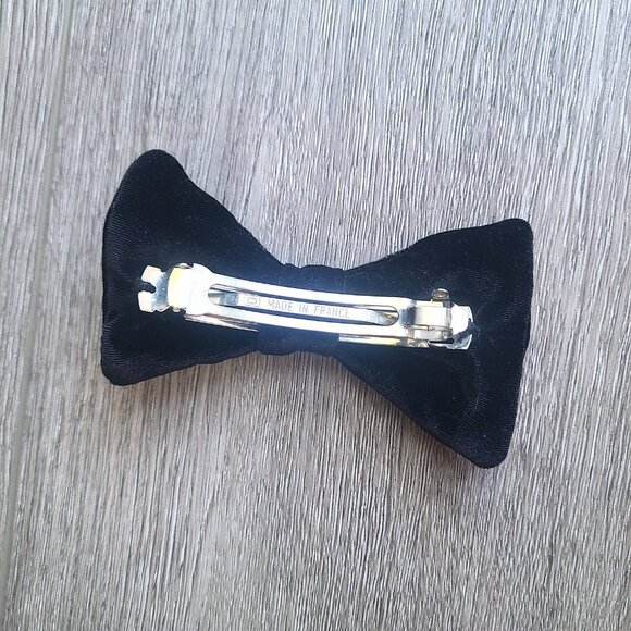 Elegant Clip On Black Velvet Bow Tie - Picture 6 of 7
